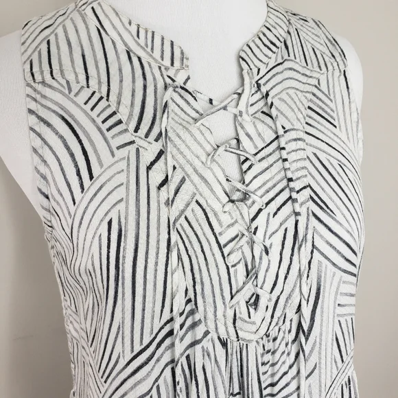 Anthropologie Black and White Patterned Tank Top - Picture 4 of 6